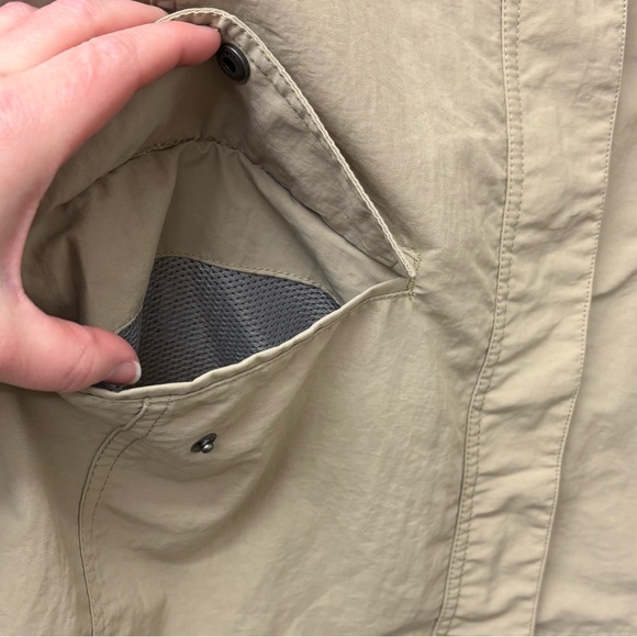 NWT Eddie Bauer Adventurer Hiking Vest, size 2xl - Picture 4 of 11